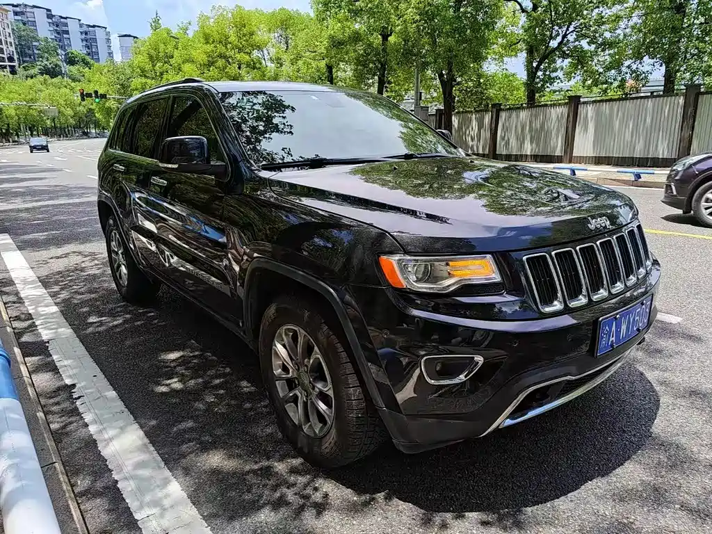 Jeep Grand Cherokee 2016 — фото 3