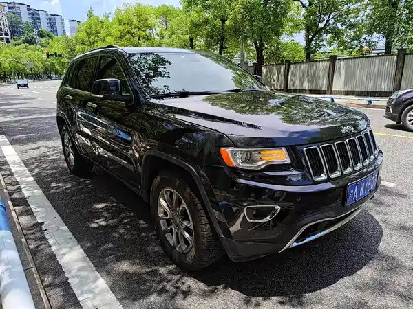 Jeep Grand Cherokee 2016