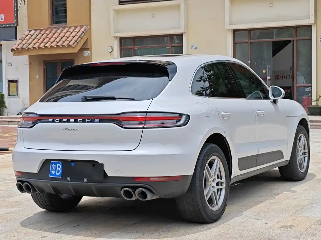 Porsche Macan 2021