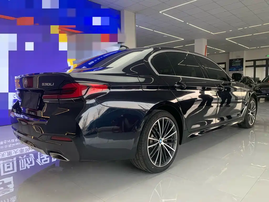 BMW 5 Series 2022 — фото 10