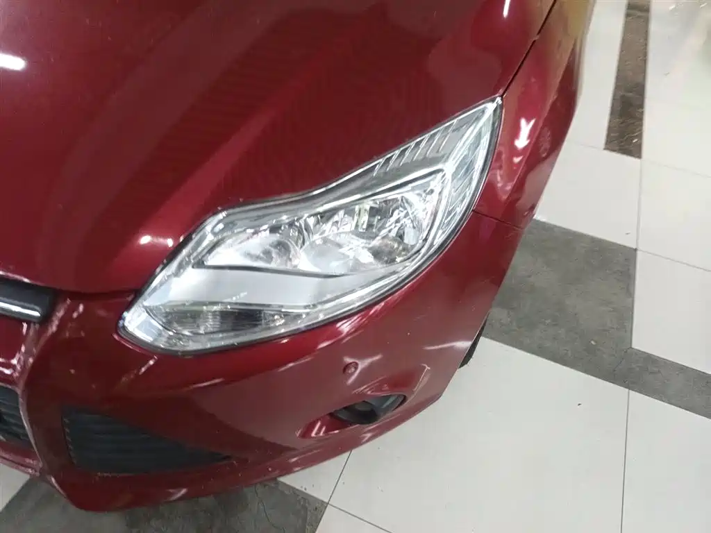 Ford Focus 2015 — фото 18