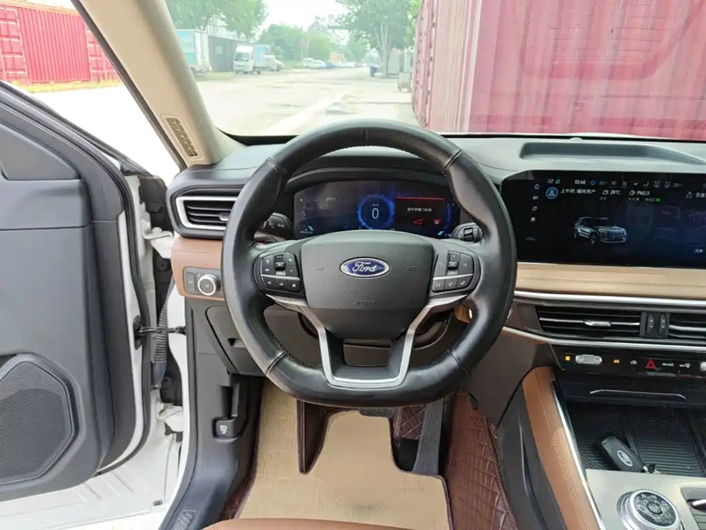 Ford Explorer 2023 — фото 11