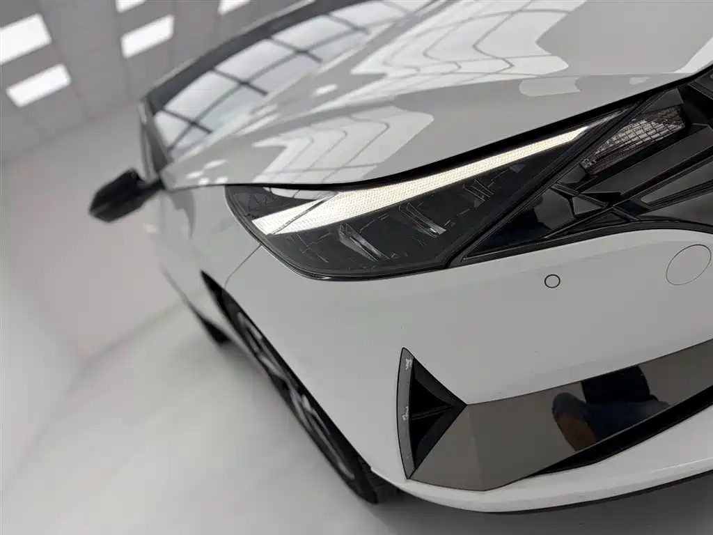 Hyundai Elantra 2023 — фото 22