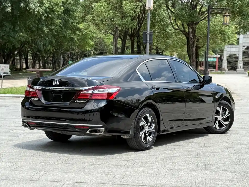 Honda Accord 2016 — фото 6