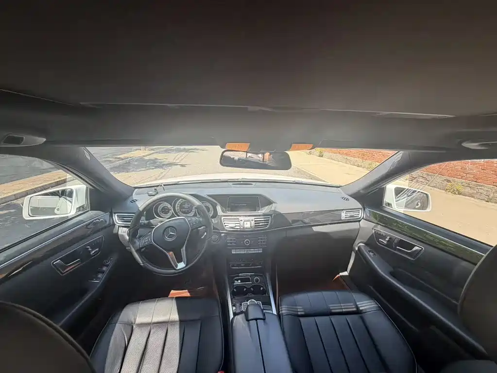 Mercedes-Benz E-Class 2015 — фото 13
