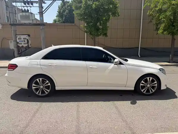 Mercedes-Benz E-Class 2015