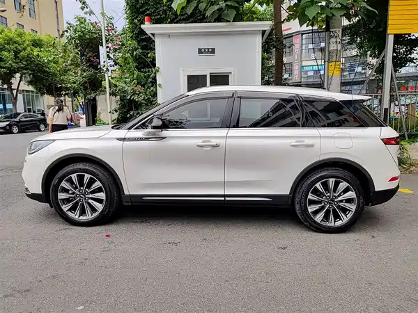 Lincoln Corsair 2022