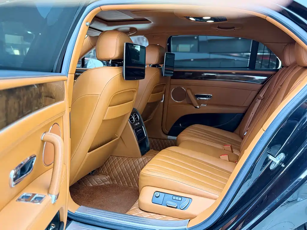 Bentley Flying Spur 2016 — фото 14