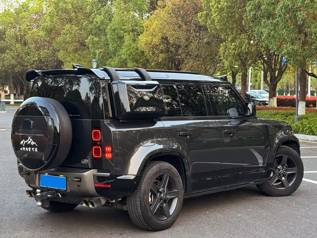 Land Rover Defender 2023 — фото 3