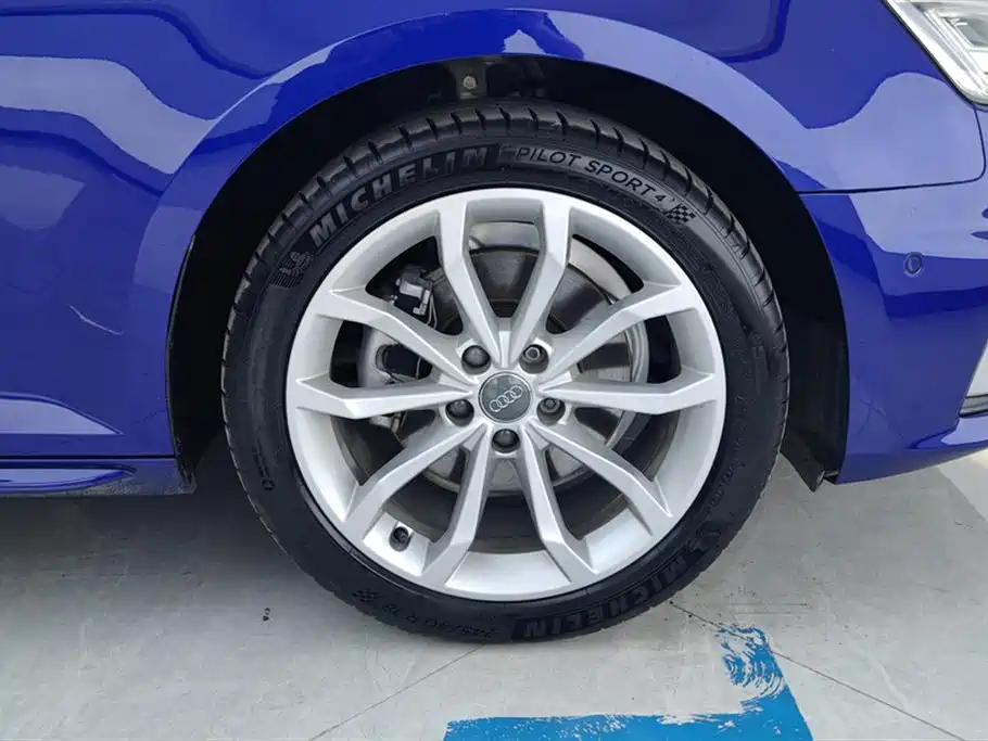 Audi A4L 2019