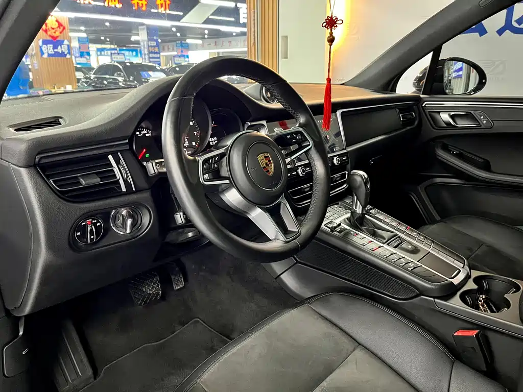 Porsche Macan 2021 — фото 10