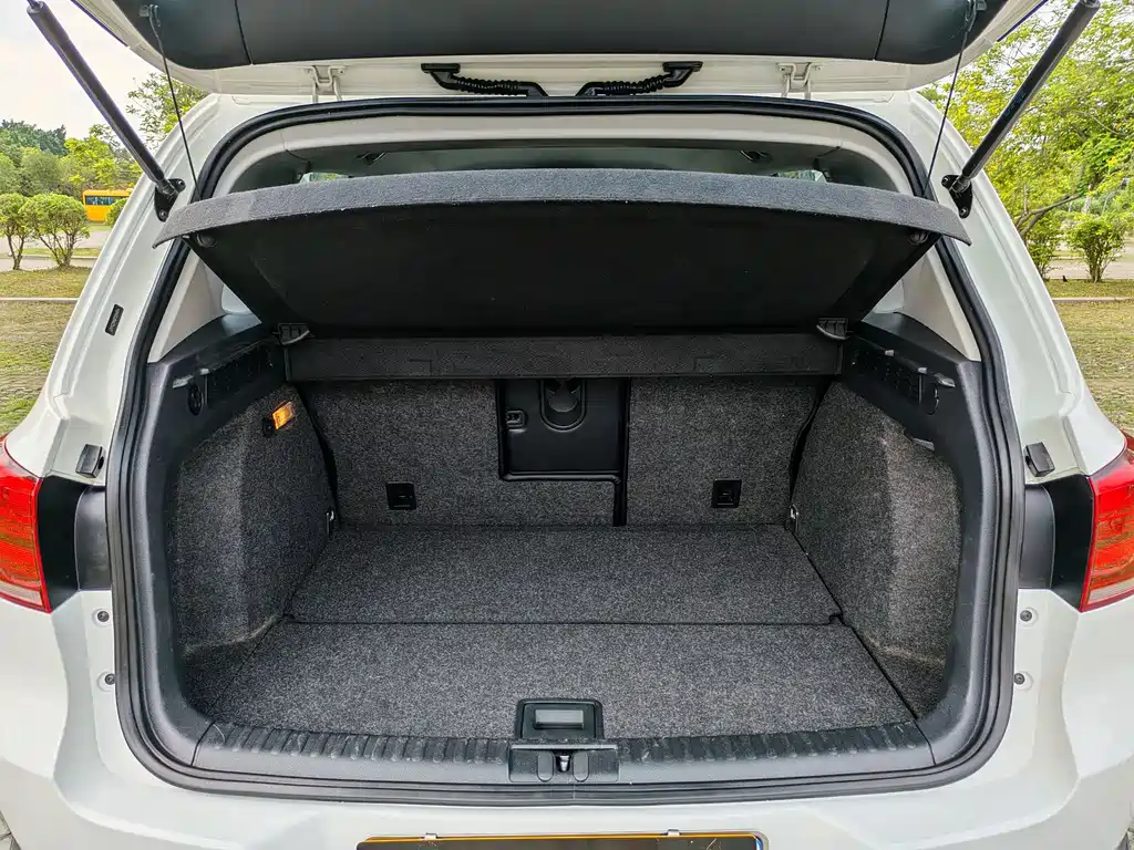 Volkswagen Tiguan 2015 — фото 16
