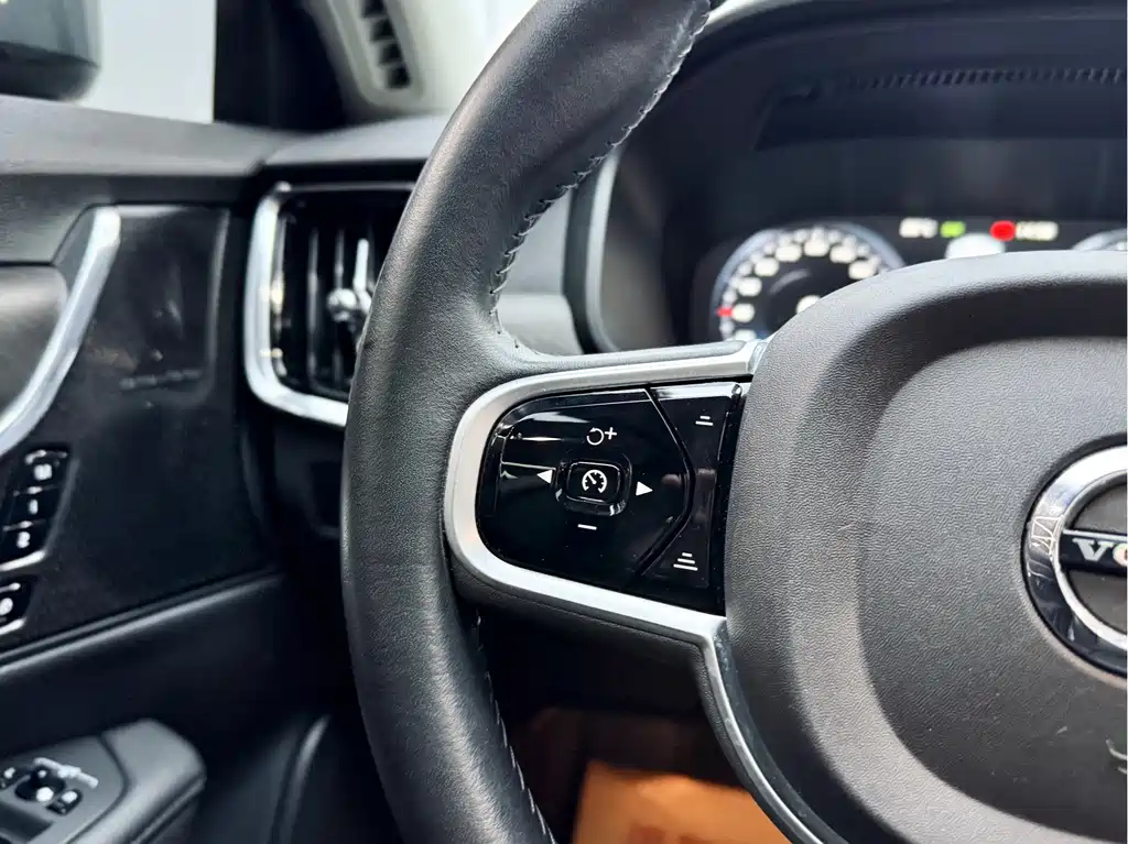 Volvo V90 2019 — фото 18
