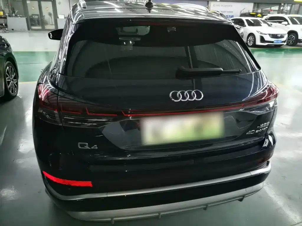 Audi Q4 E-Tron 2023 — фото 6