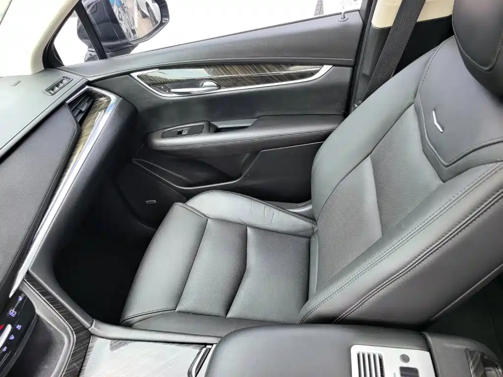 Cadillac XT5 2018 — фото 13