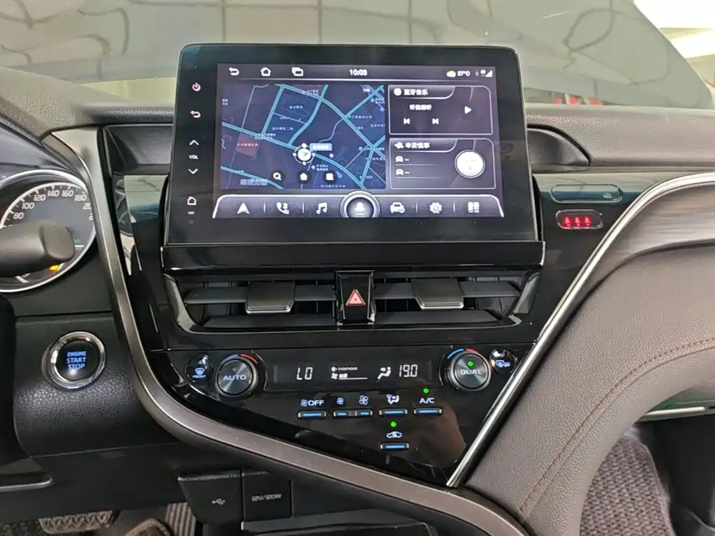 Toyota Camry 2023 — фото 13