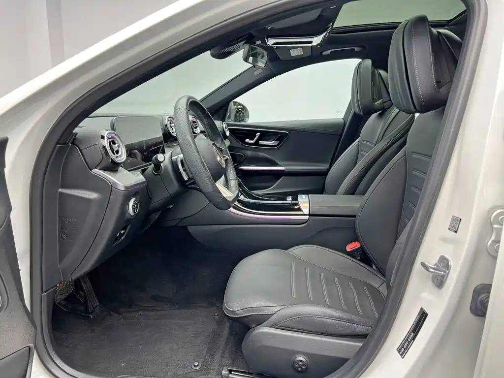 Mercedes-Benz C-Class 2024 — фото 14
