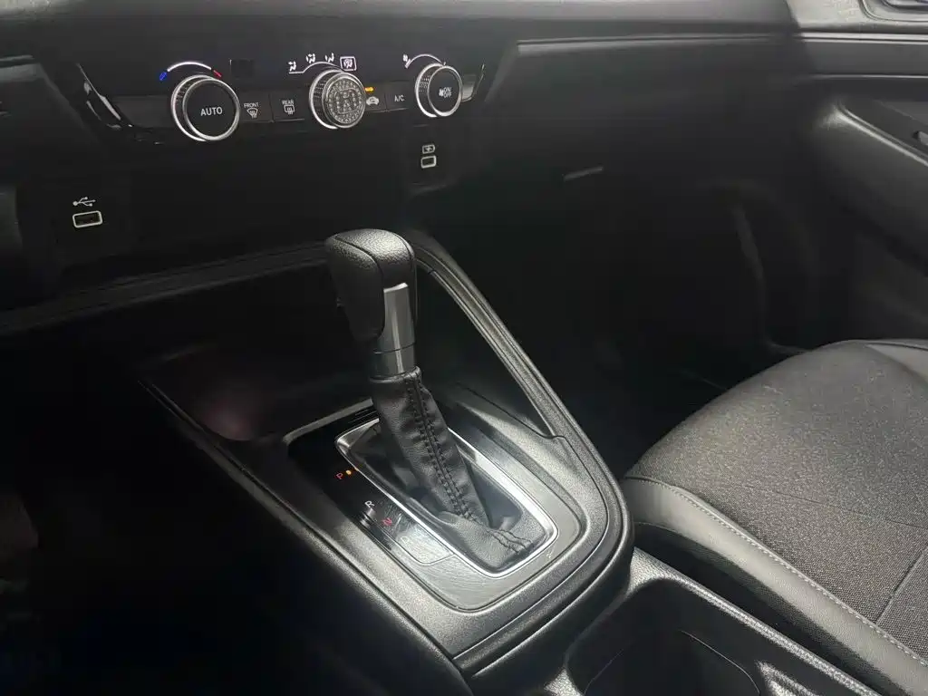 Honda Vezel 2023 — фото 12