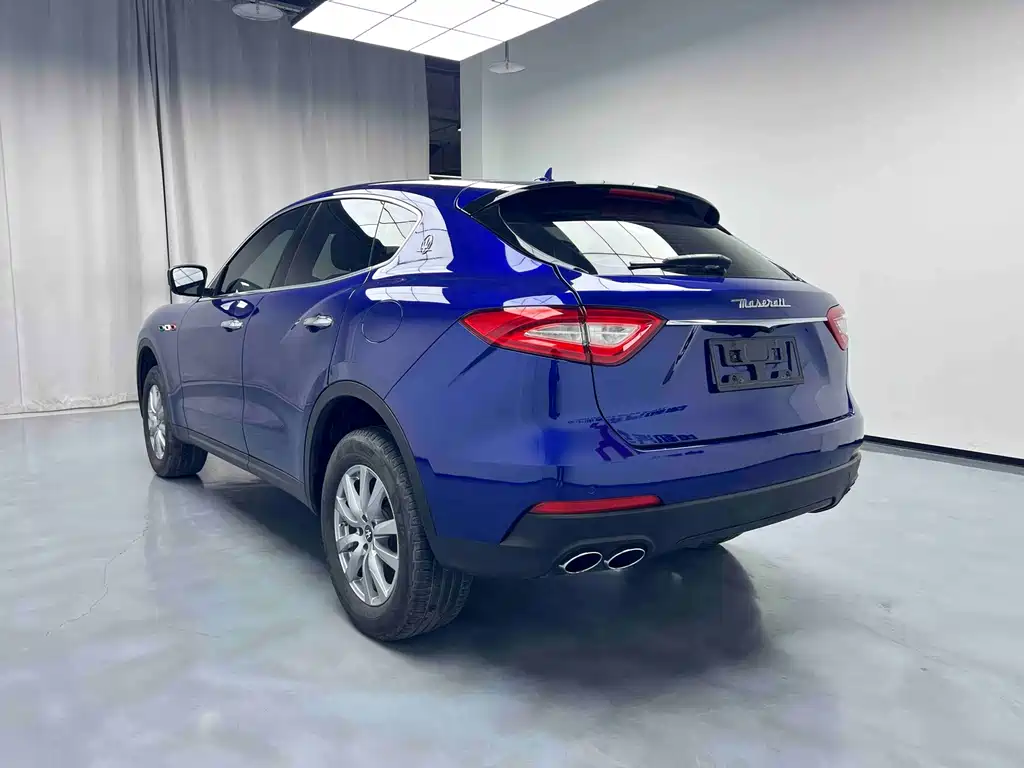 Maserati Levante 2018 — фото 18