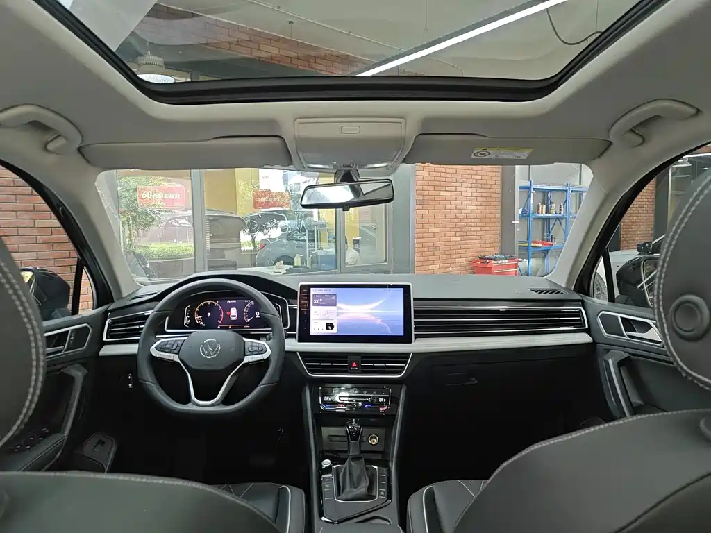 Volkswagen Tiguan L 2025 — фото 11