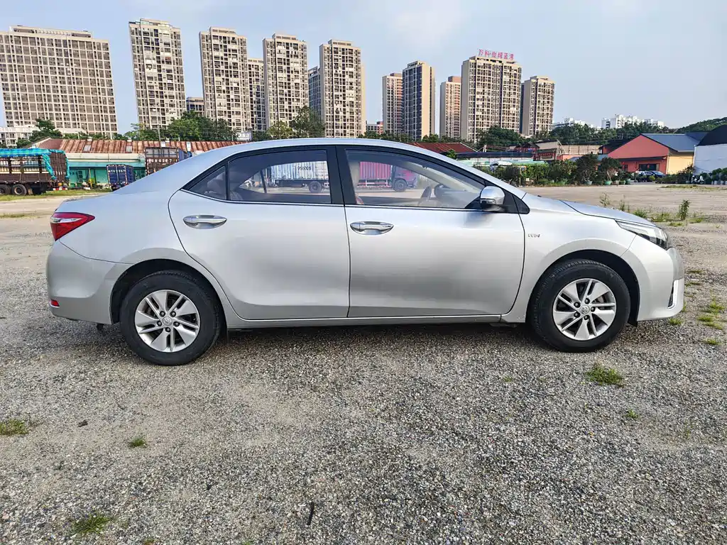 Toyota Corolla 2015 — фото 4