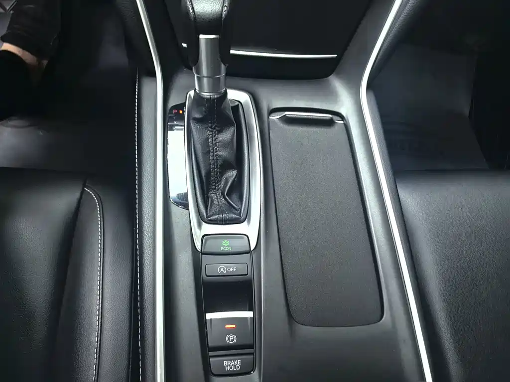 Honda Inspire 2021 — фото 19