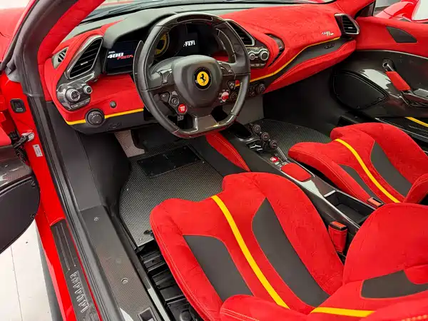Ferrari 488 2019
