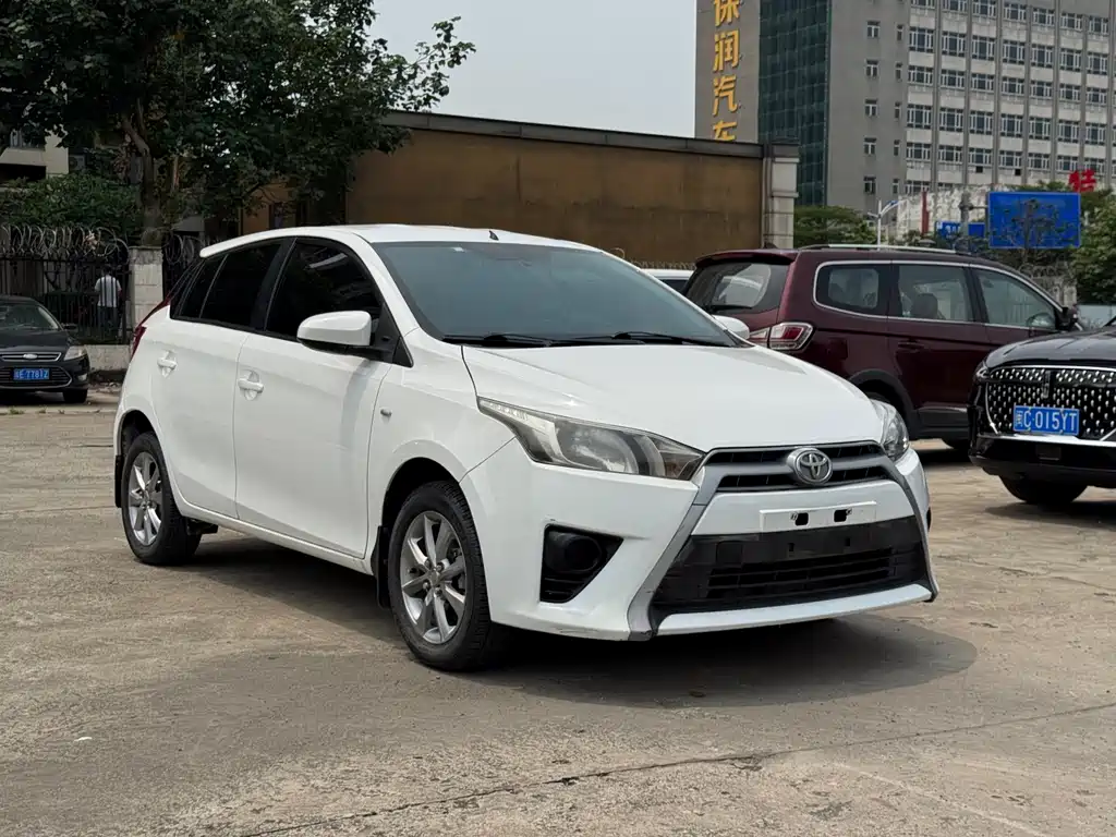Toyota Yaris L 2016 — фото 3