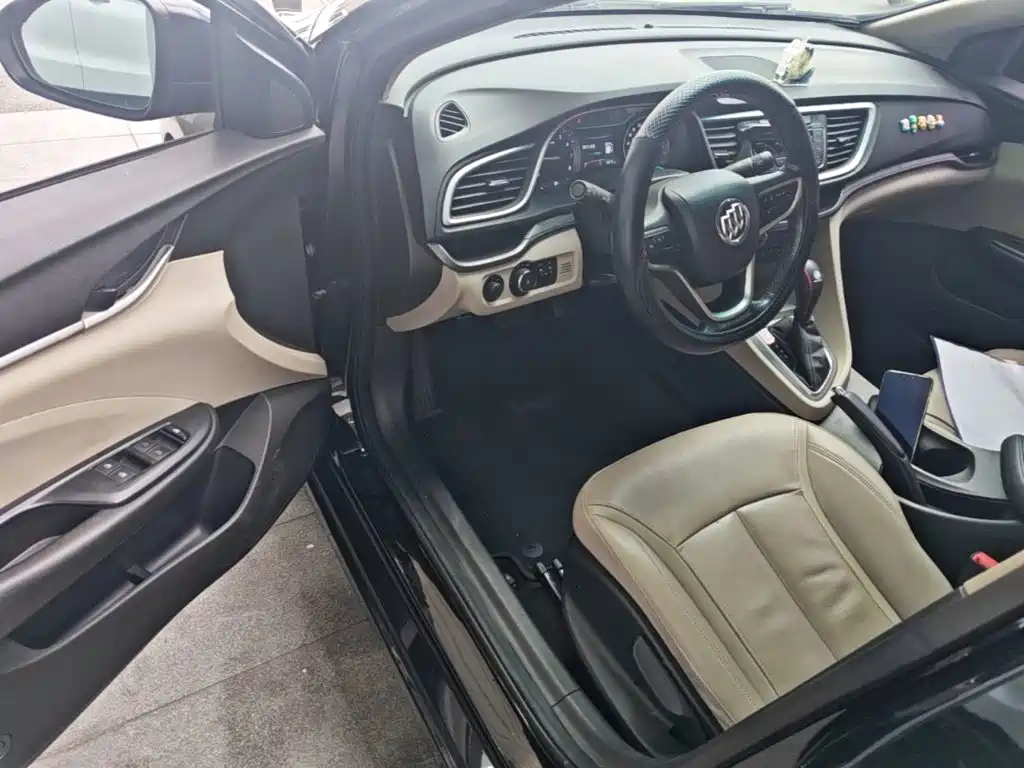 Buick Excelle GT 2017 — фото 16