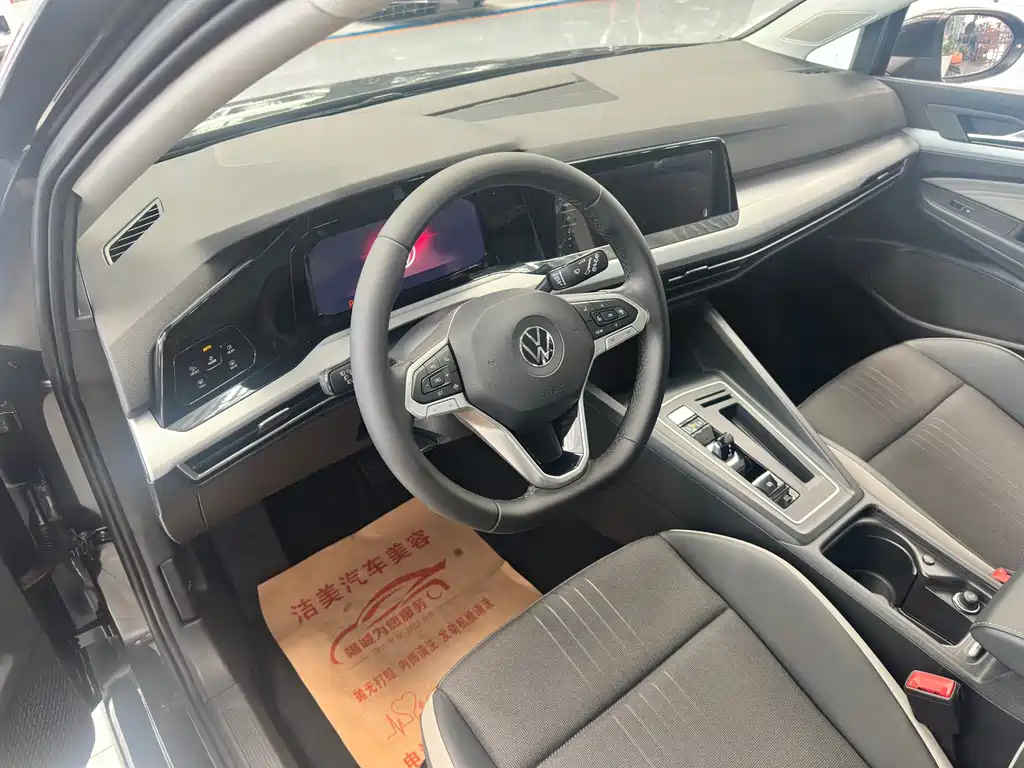 Volkswagen Golf 2021