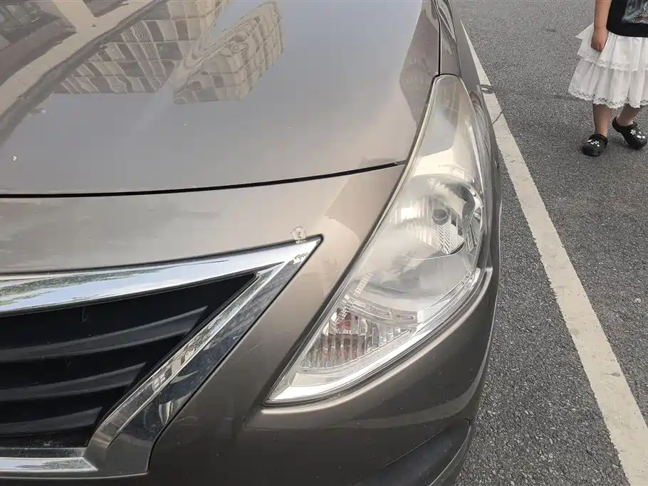 Nissan Sunny 2015