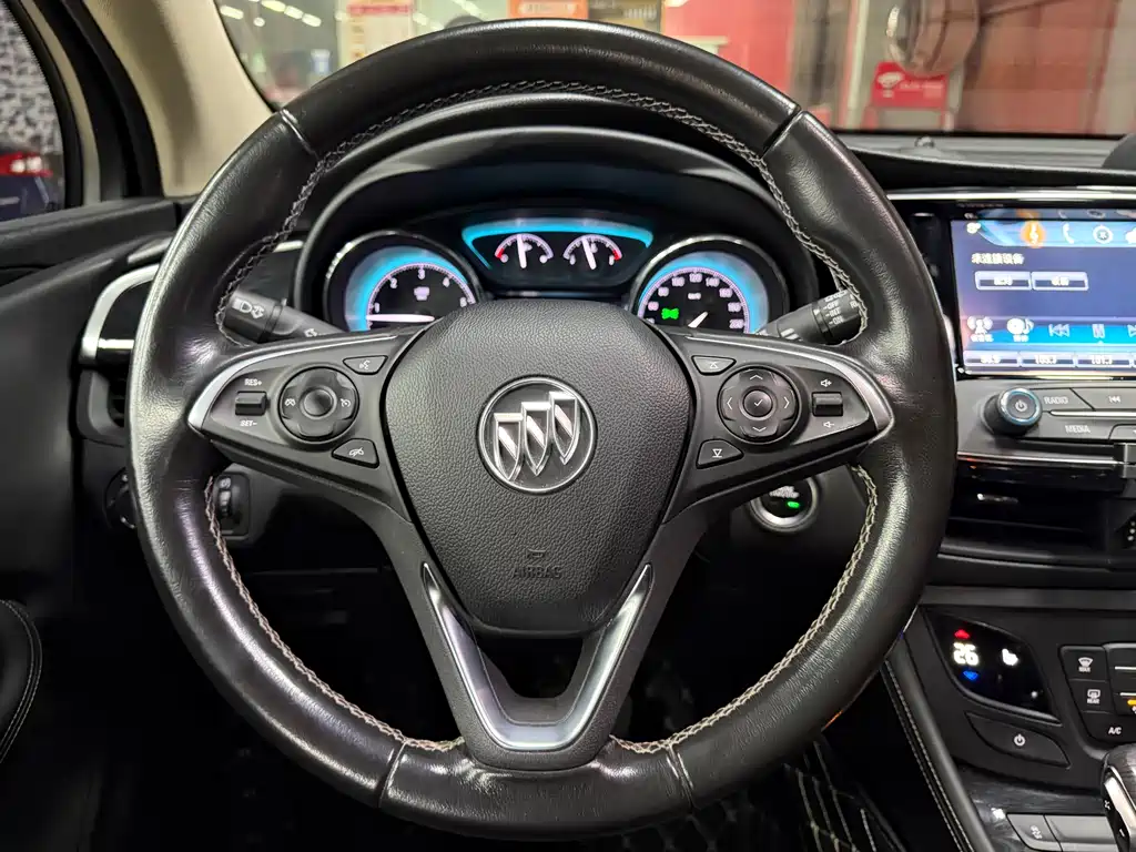 Buick Envision Plus 2017 — фото 10