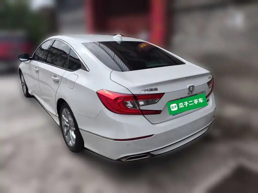 Honda Accord 2018 — фото 25