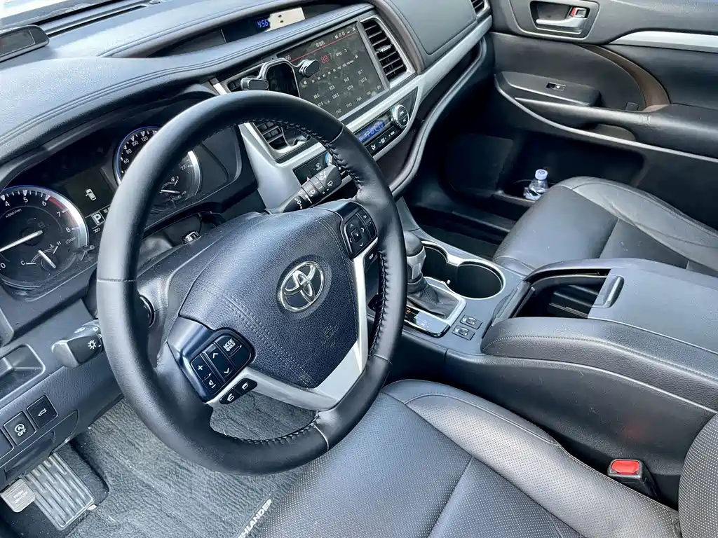 Toyota Highlander 2016 — фото 13