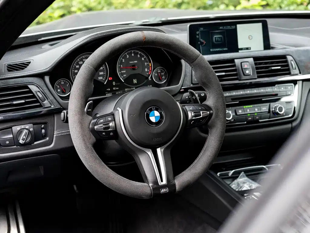 BMW M4 2017 — фото 12