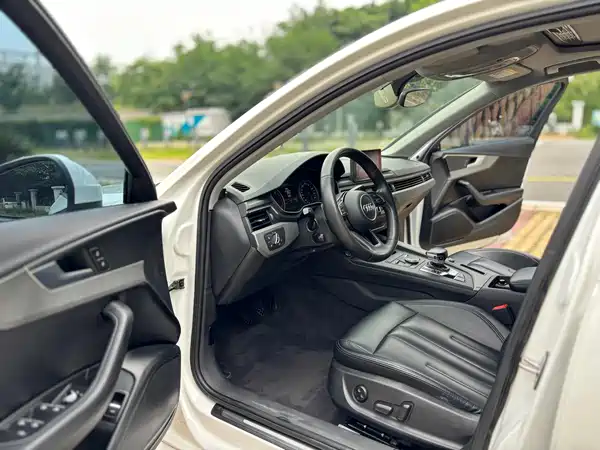 Audi A4L 2017