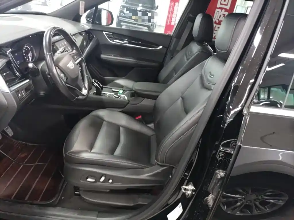 Cadillac XT6 2022 — фото 15