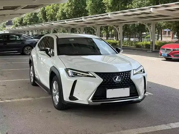 Lexus UX 2019