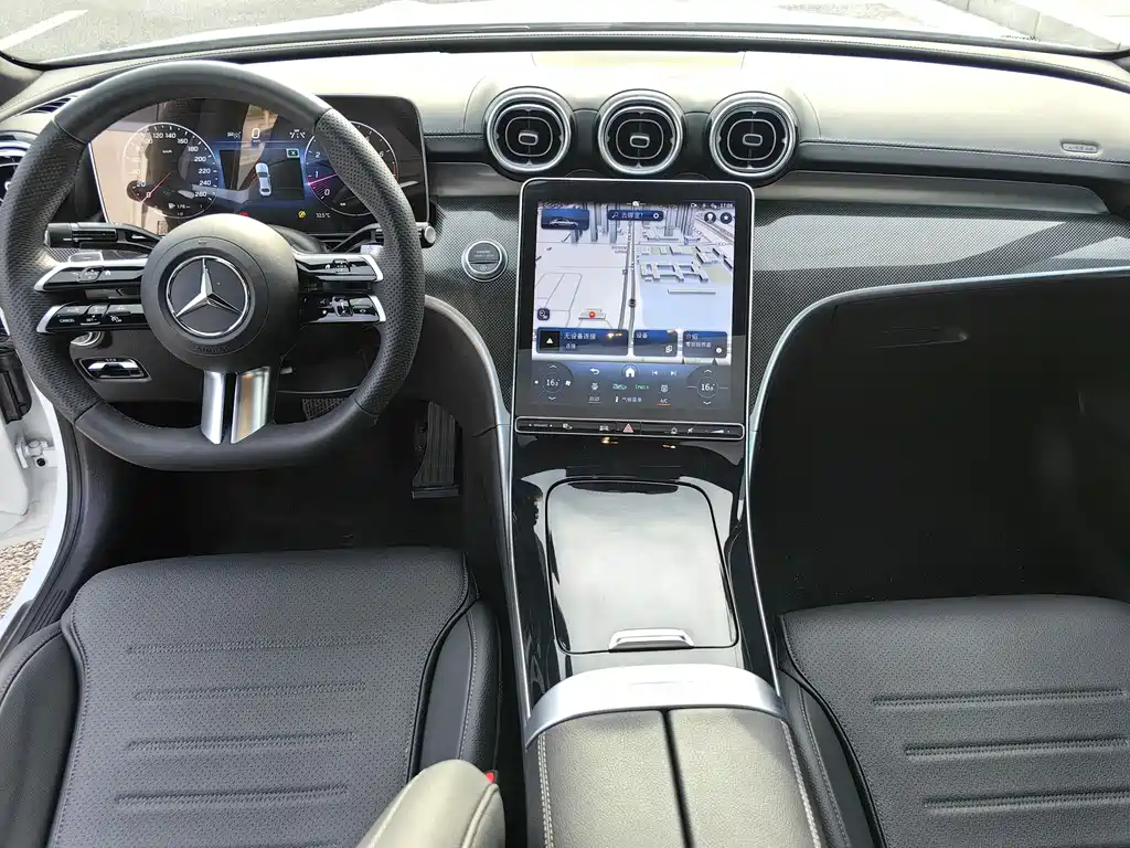 Mercedes-Benz C-Class 2024 — фото 10