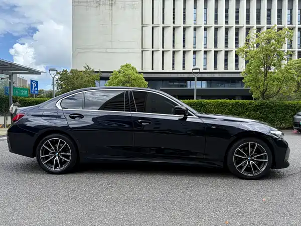 BMW 3 Series 2025