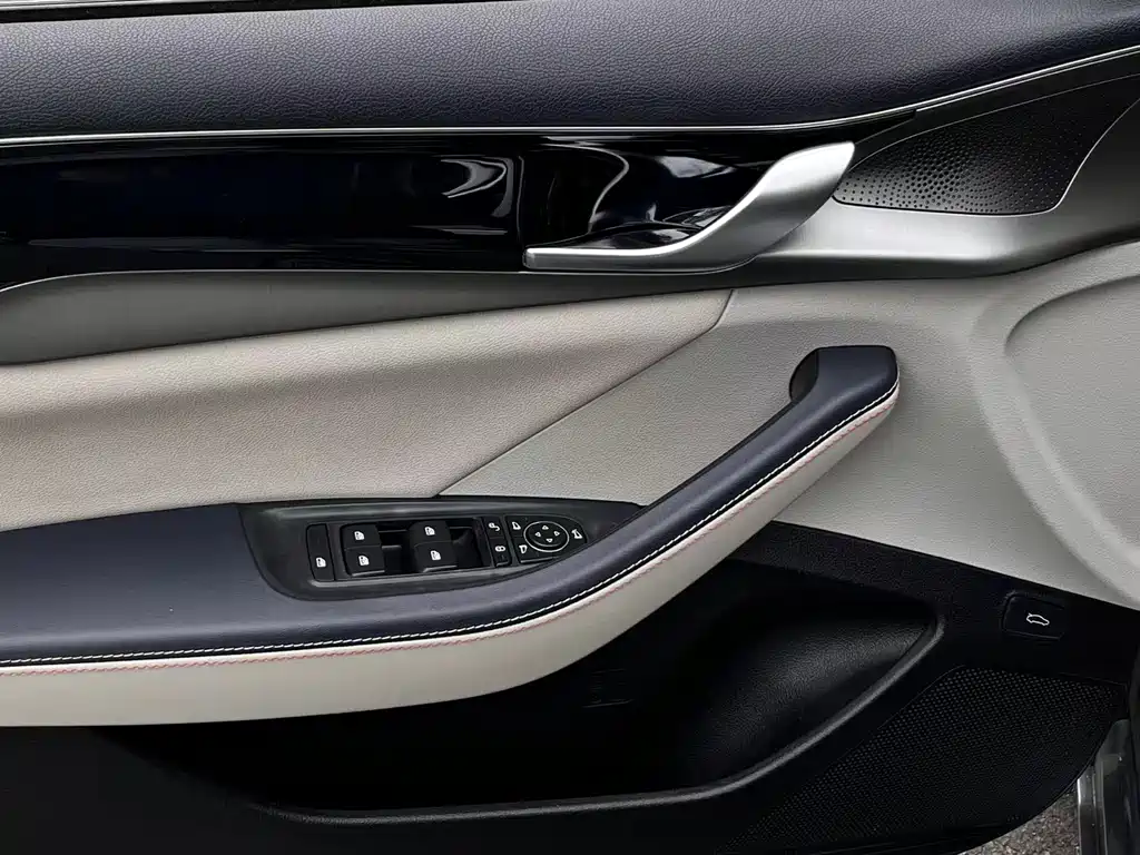 BYD Qin PLUS 2022 — фото 20