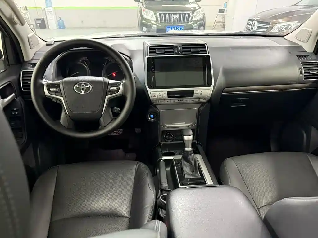 Toyota Prado 2019