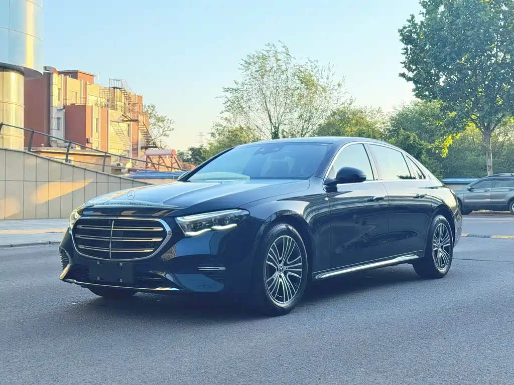 Mercedes-Benz E-Class 2024