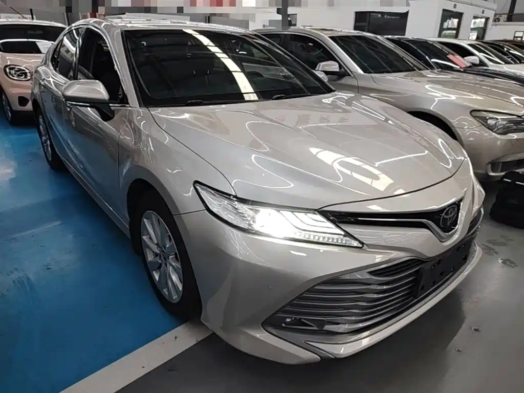 Toyota Camry 2018 — фото 4