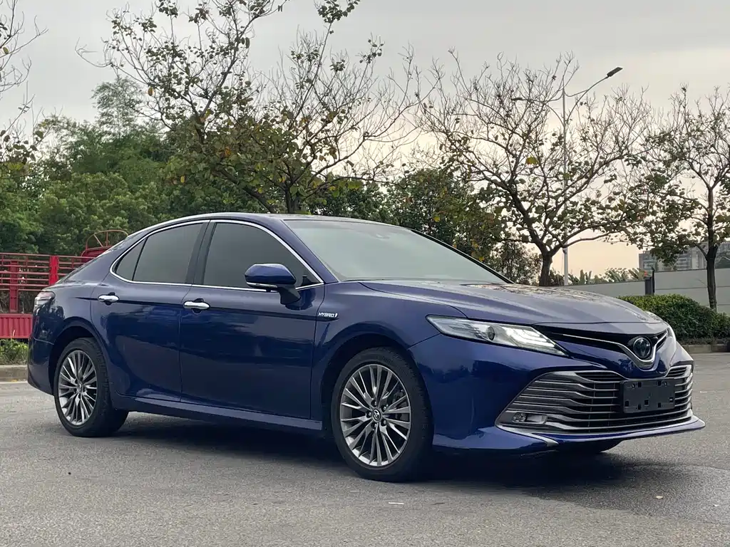 Toyota Camry 2018 — фото 3