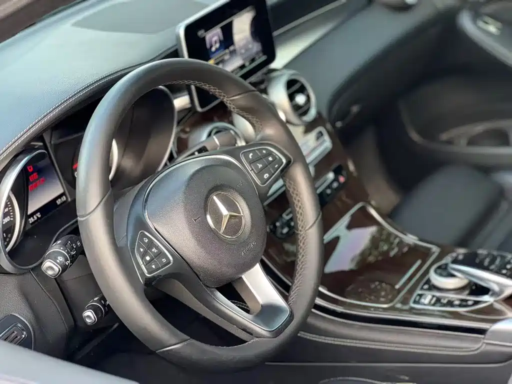 Mercedes-Benz GLC 2016 — фото 10