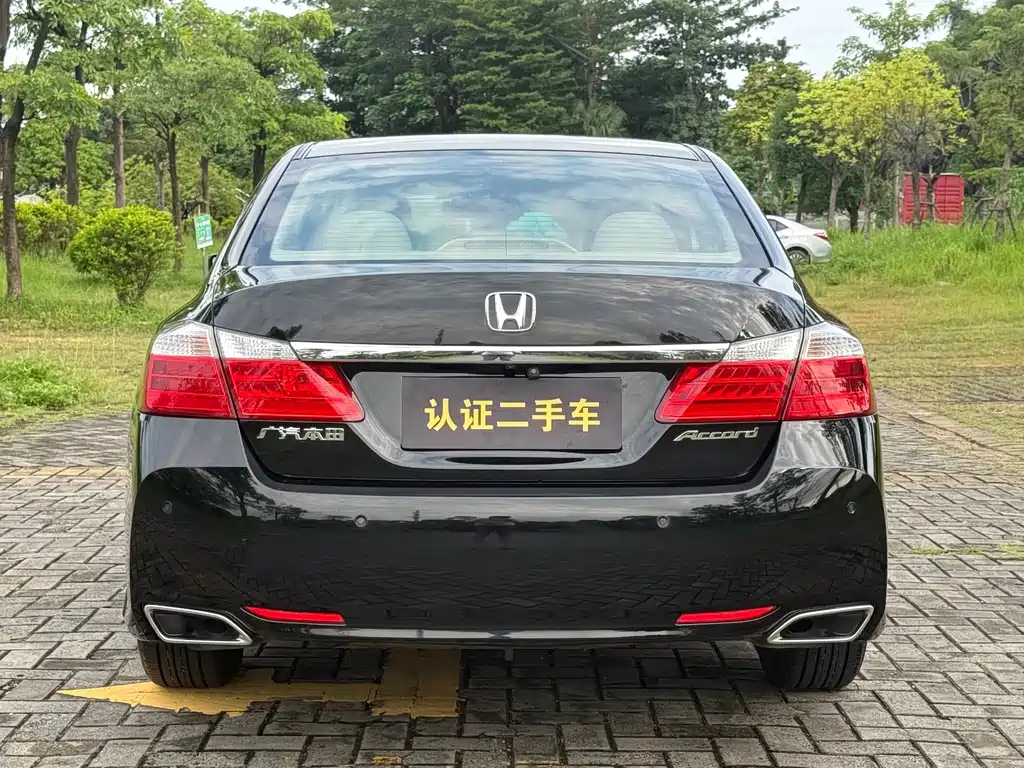 Honda Accord 2015 — фото 17