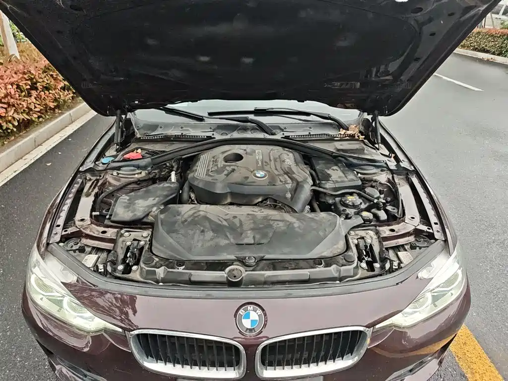 BMW 3 Series 2017 — фото 16