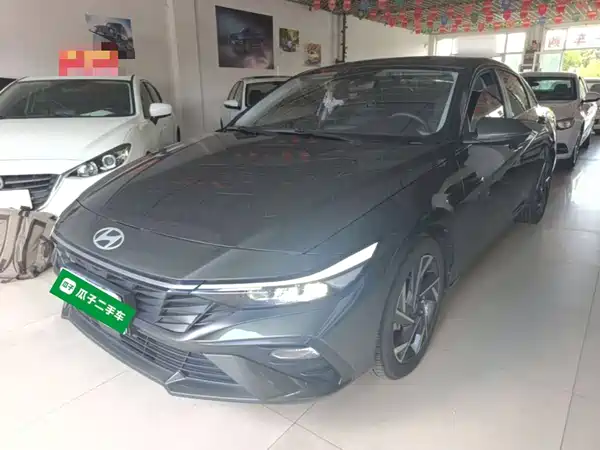 Hyundai Elantra 2024