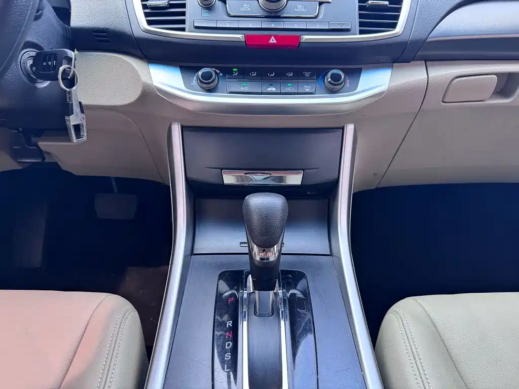 Honda Accord 2015 — фото 14
